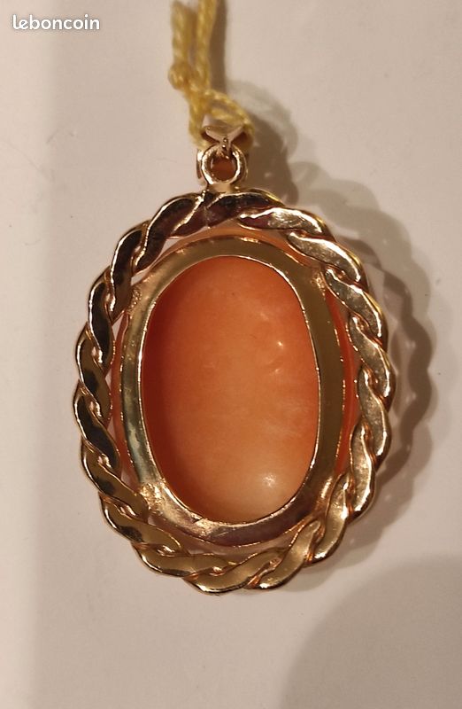 Pendentif Camée En Coquillage Sur Plaqué Or - Bijou Vintage, Bon état - Occasion