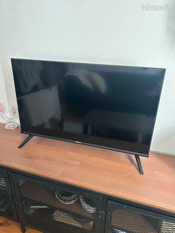 TV Hisense 32A4K 32 pouces (80 cm) Smart TV + télécommande (image 1)