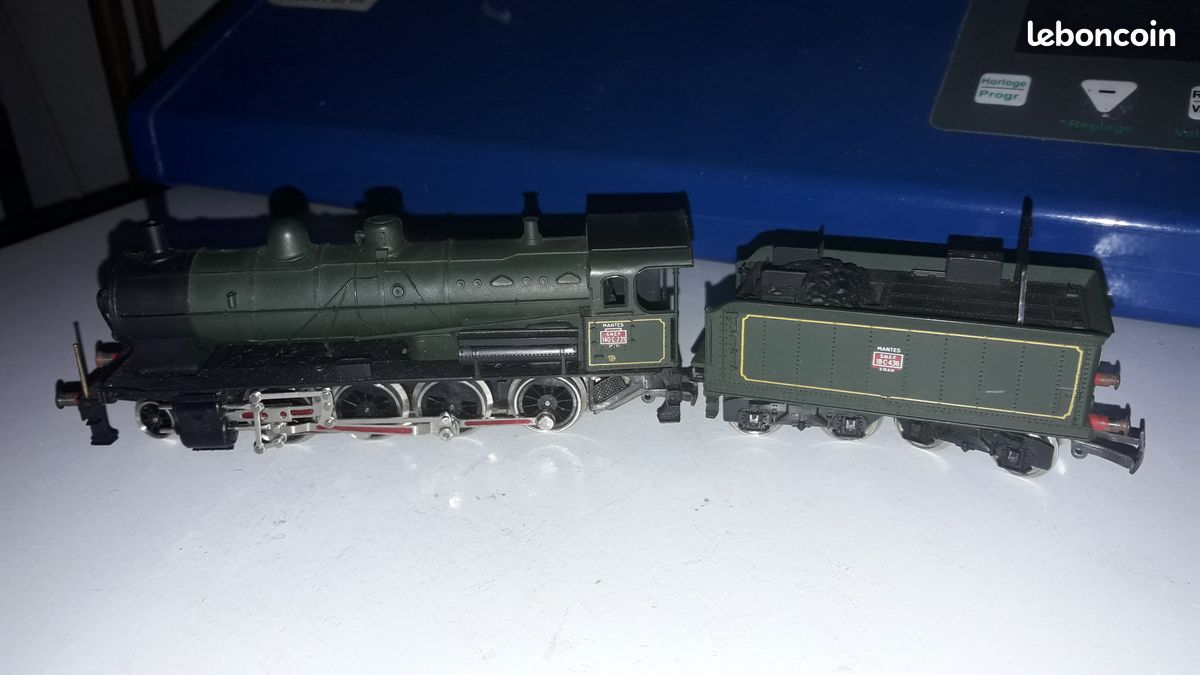 JOUEF LOCOMOTIVE VAPEUR 231C vintage, TBE, moteur dans le tender, boite