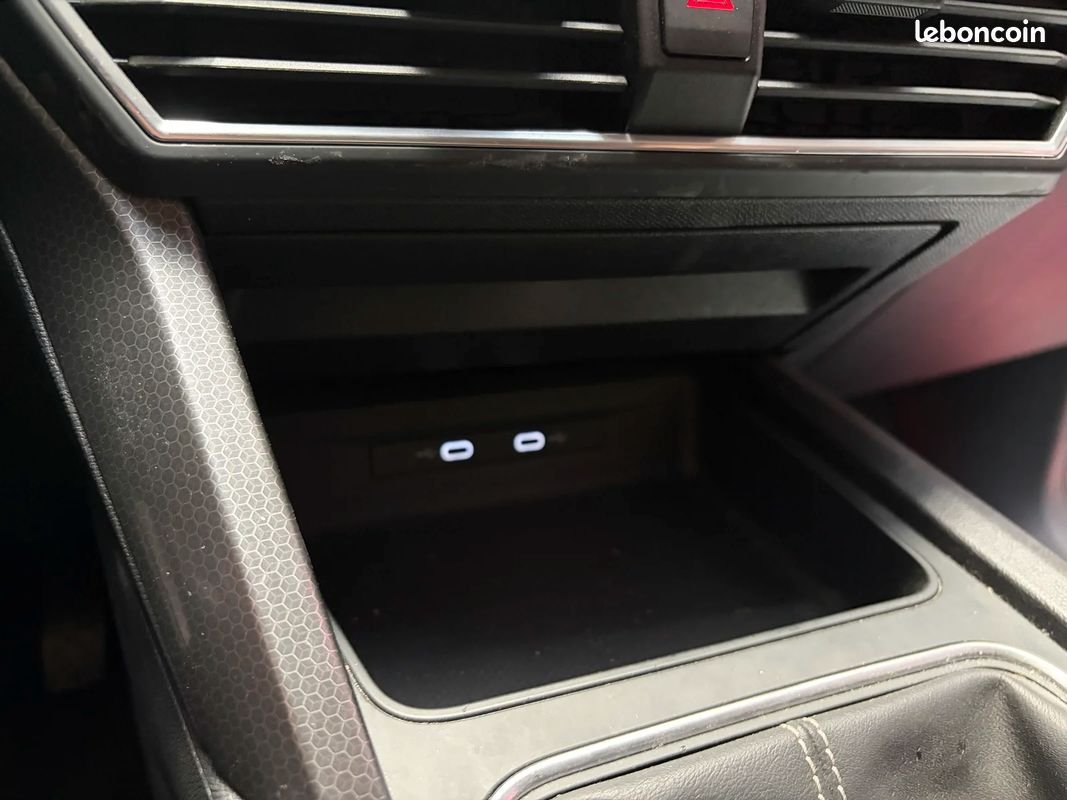 Seat LEON 1.0 URBAN / BATTERIE OK / 4 PNEUS OK / FREINS AV OK (image 35)
