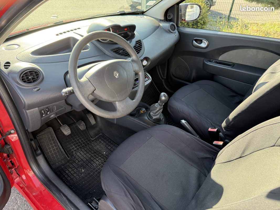 Renault Twingo II (C44) 1.2 60ch Access (image 16)
