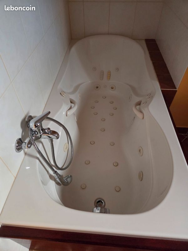 Baignoire balnéo Kinedo (image 2)