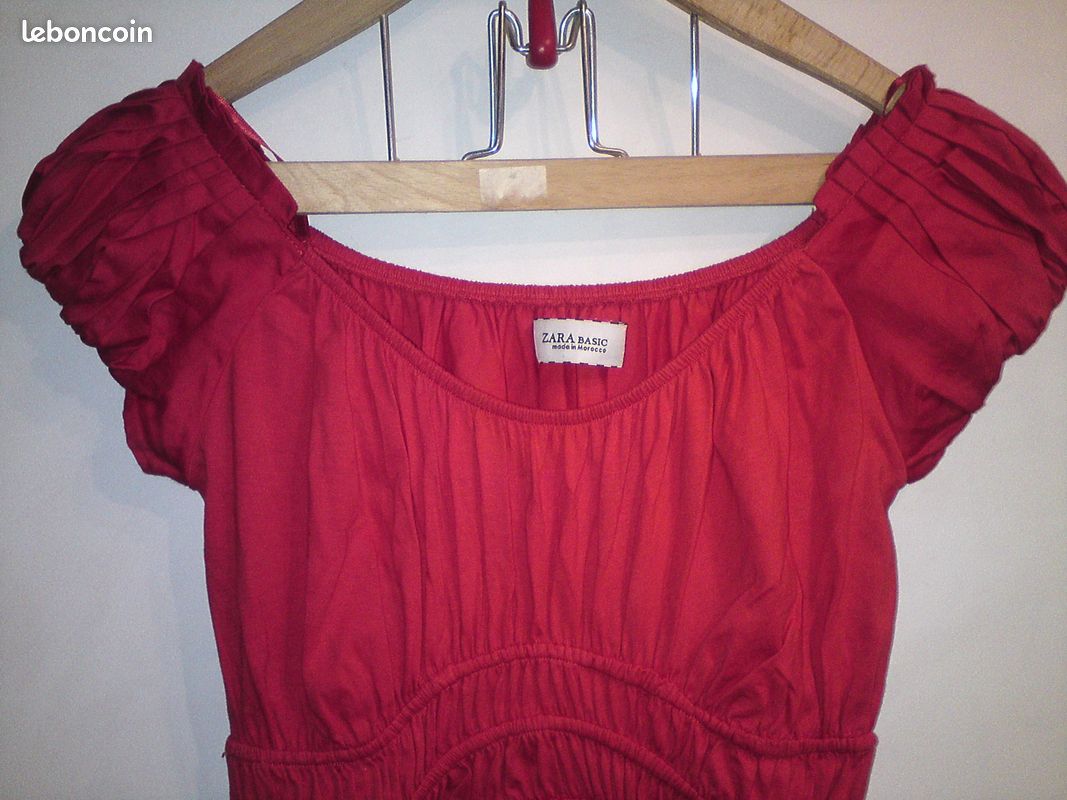 Robe rouge à manches ballon resserrée sous la poitrine Taille M