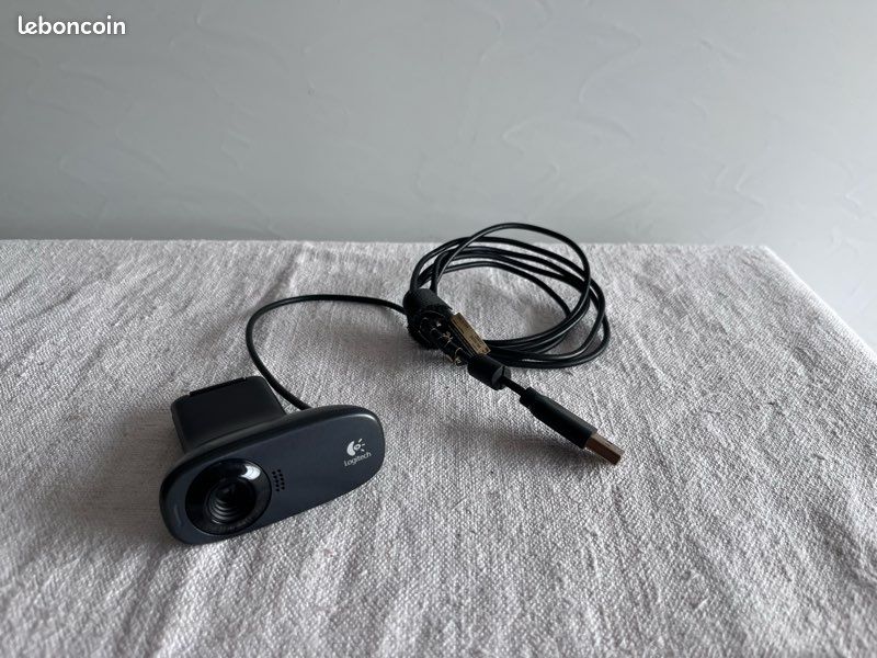 Webcam Logitech C310 HD avec connexion USB (image 2)