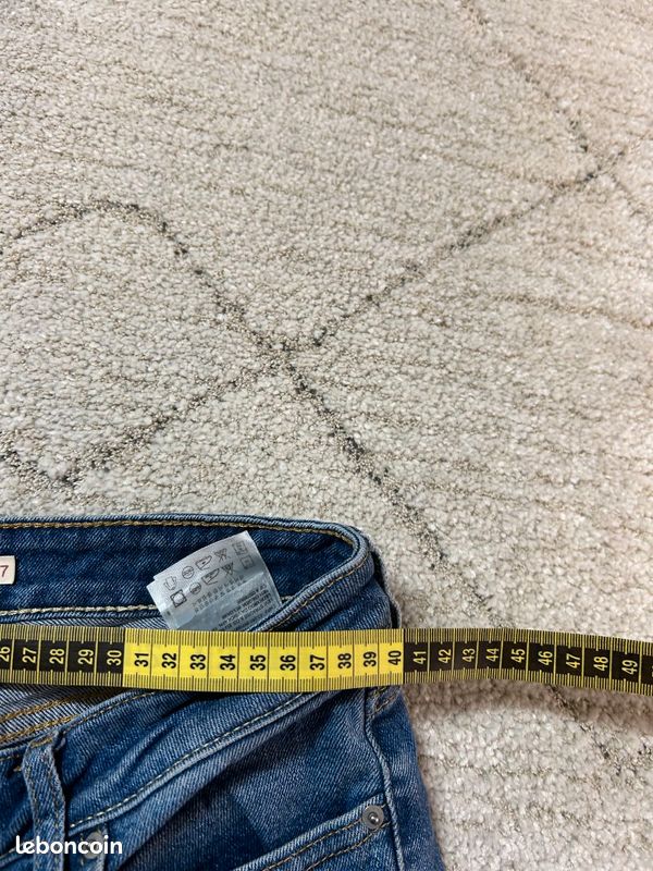 Jean LEVI'S 711 Skinny Taille 27 (36/38) En Bleu – Très Bon état, Vraiment Peu Porté