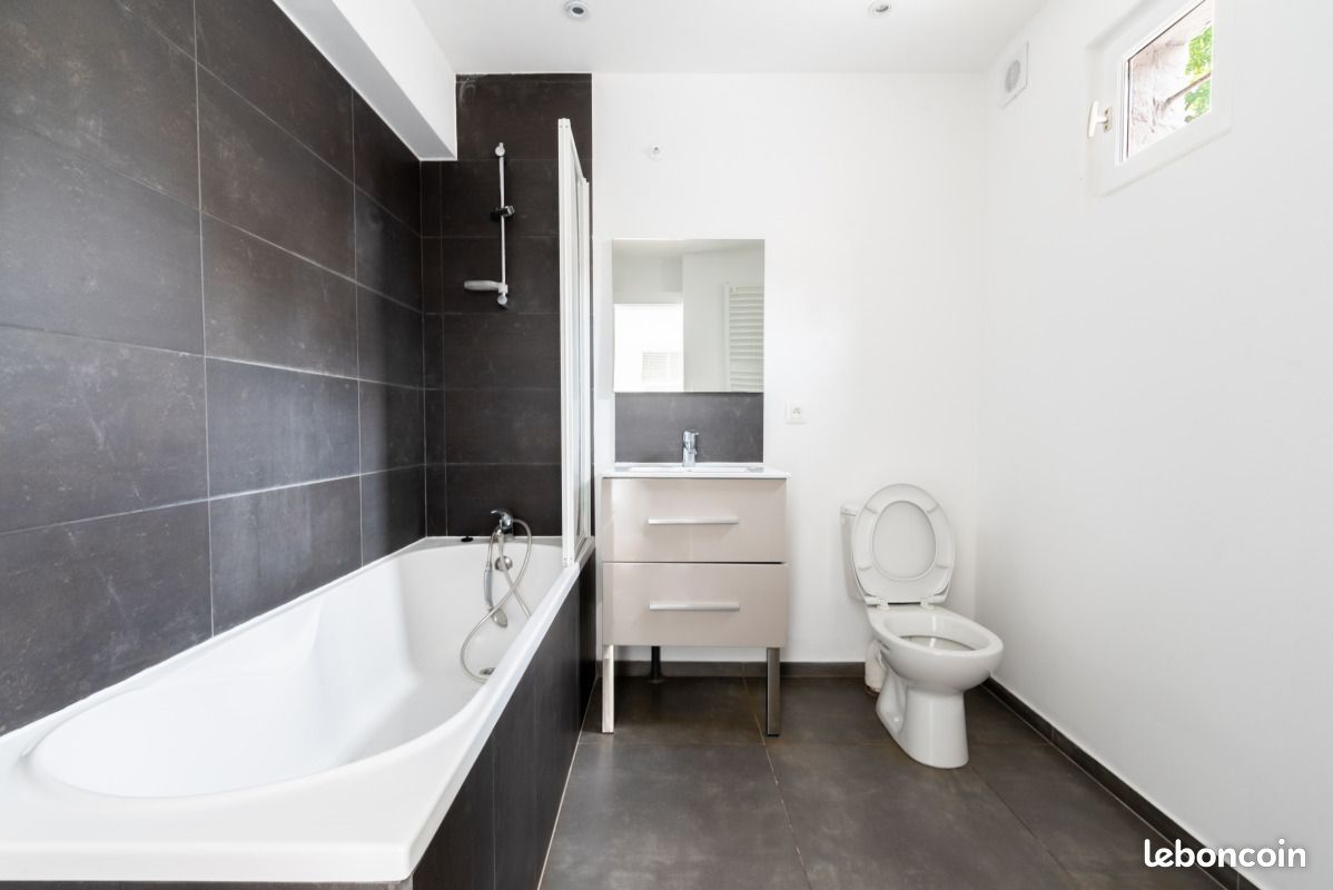 Appartement 4 pièces 80 m² · à Croix · 80 m² · 1 250 €