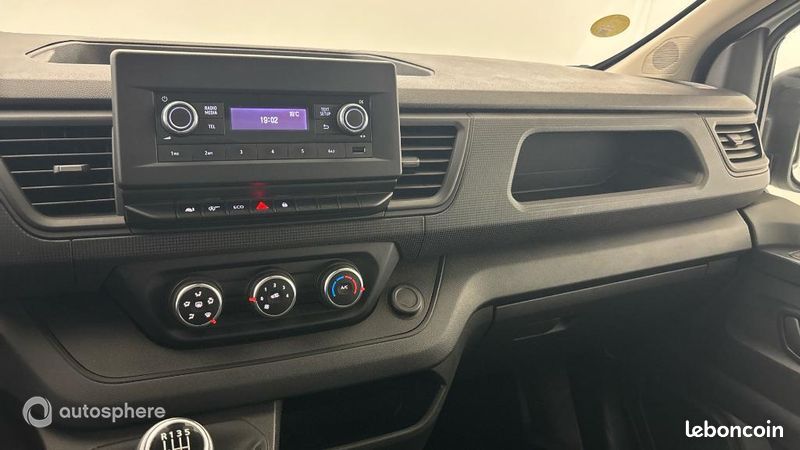 Renault Trafic Véhicule utilitaire ou Société L1H1 3T 2.0 Blue dCi 130ch Confort E6E (image 14)