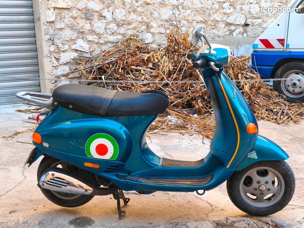 Vespa Scooter Vespa Et2 50 2t Piaggio Vespa 50cc 2T Motos