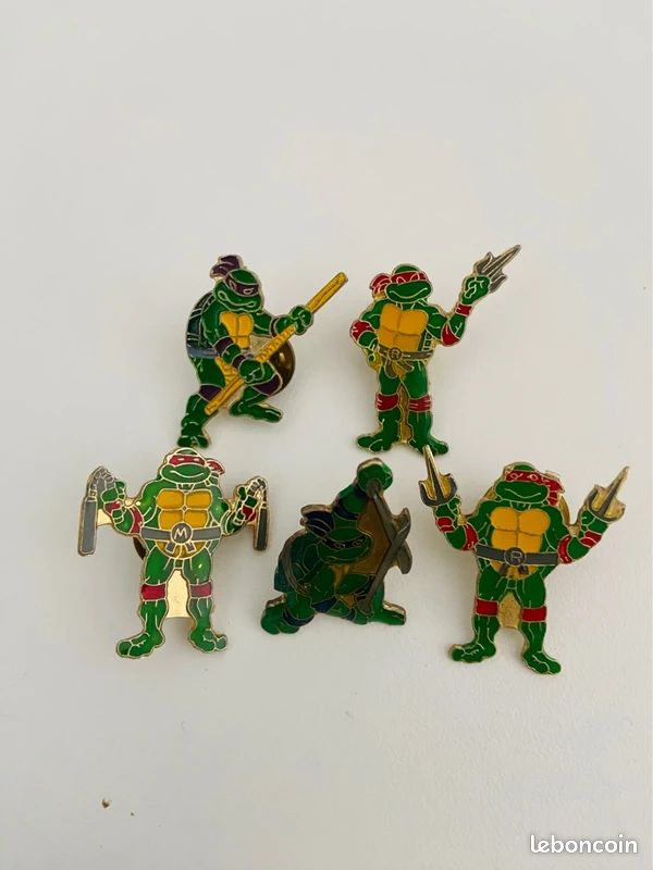 Lot tortue ninja voiture et sous marin + figurine Lot tortue ninja voiture et sous marin + figurine