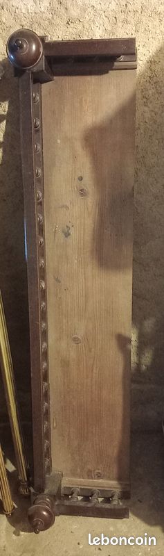 Meuble en bois (image 1)