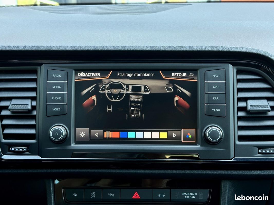 CUPRA ATECA 2.0 TSI 300 DSG 4Drive 1ère Main Siège F1 TOP Toit Attelage Brembo Caméra 360 (image 26)