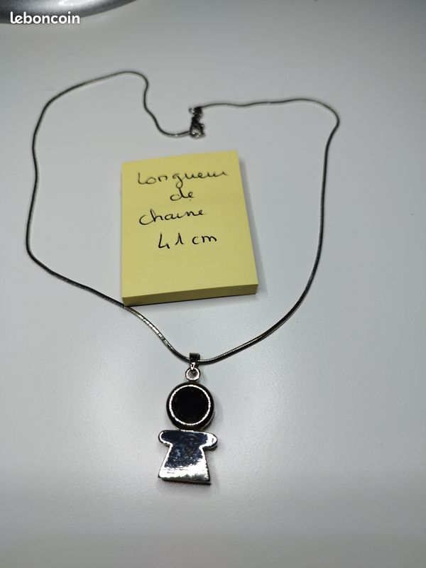 Collier (image 1)