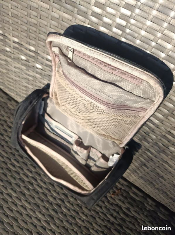Trousse de toilette noire (image 6)