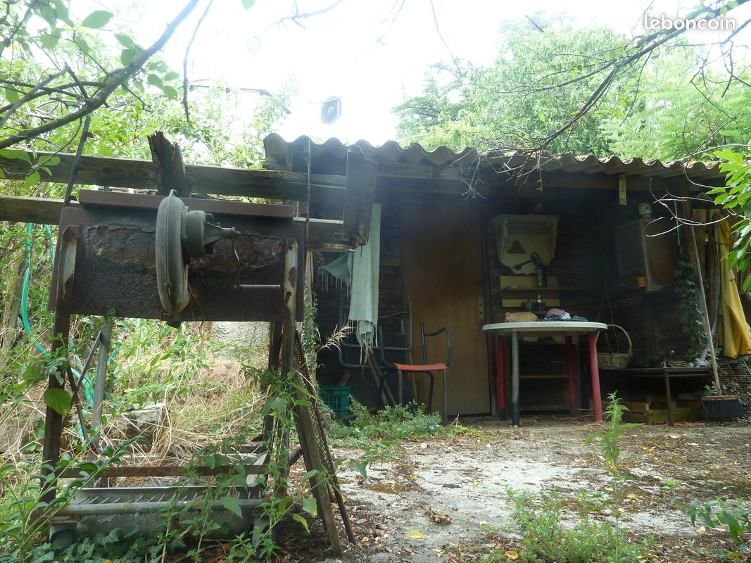 Terrain non constructible pour jardin · à Rive-de-Gier · 12 000 €
