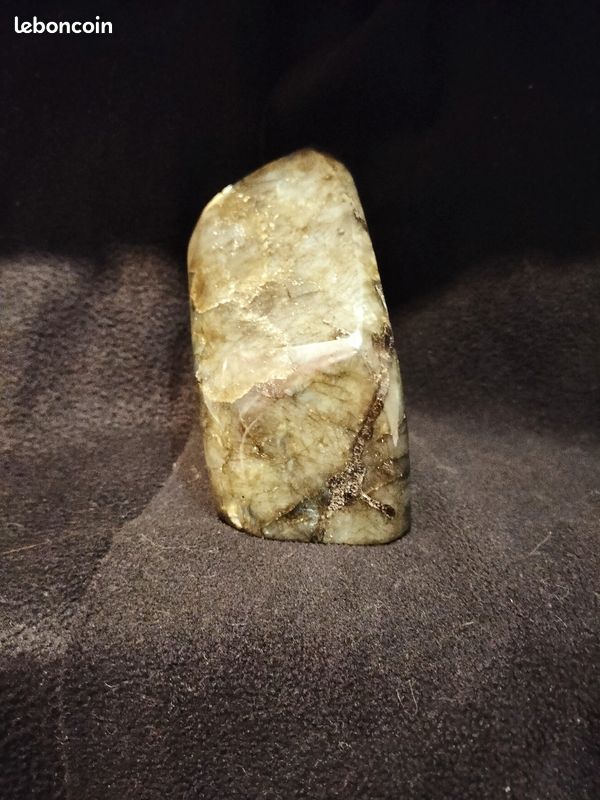 Labradorite (image 7)