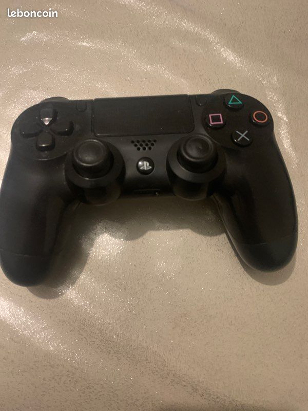 Ps4 pro avec cable manette et jeux gta5 fournis (image 4)