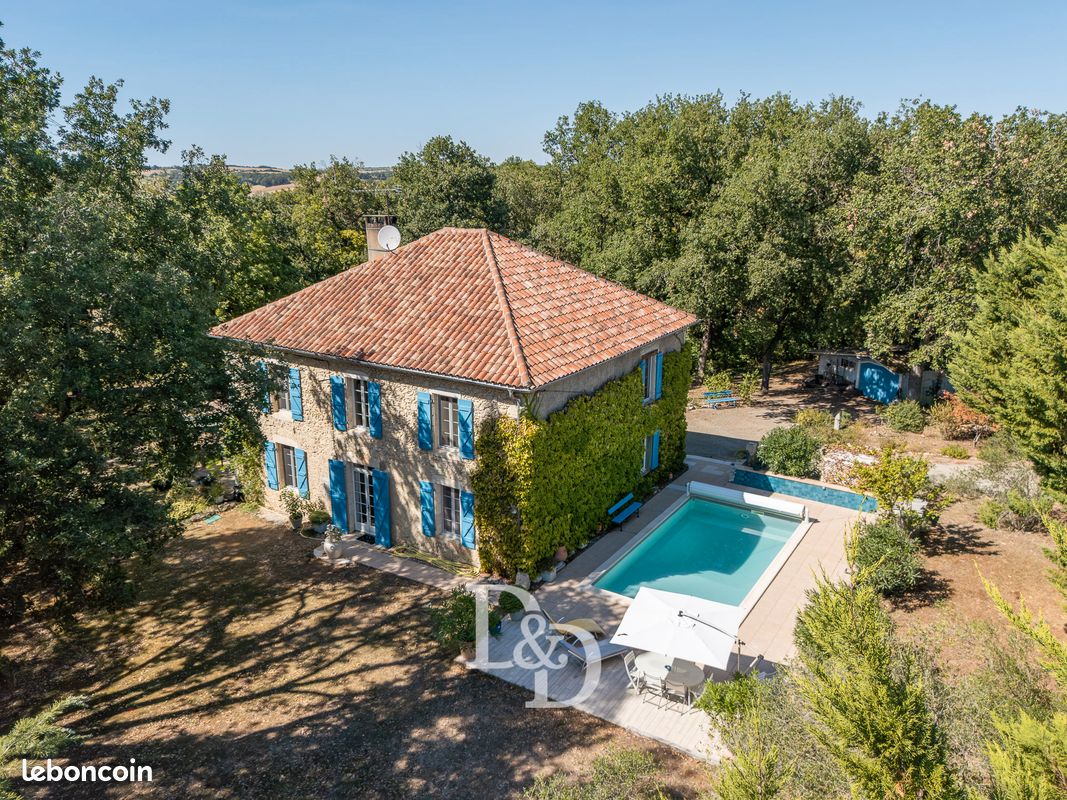 Parking 244 m² · à Maubec · 244 m² · 578 000 €