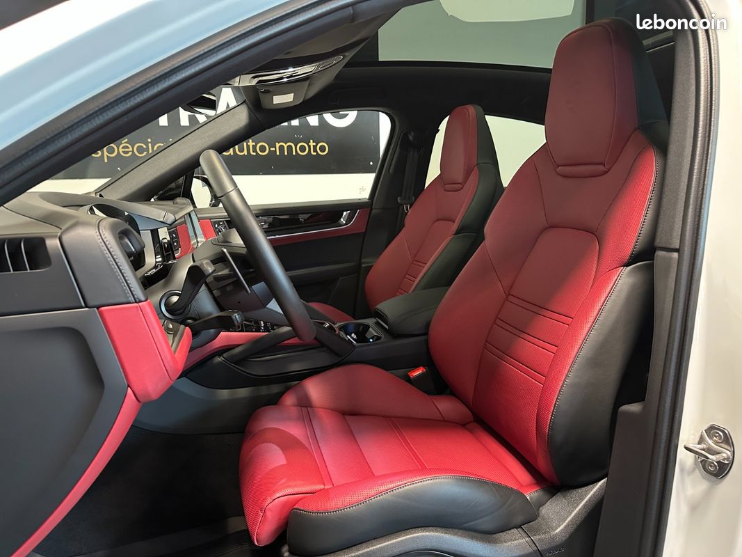 PORSCHE CAYENNE COUPE S E-Hybrid 3.0 V6 520 ch BVA - etat neuf - francais - dispo de suite - 07/2025 - Garantie - Interieu (image 8)