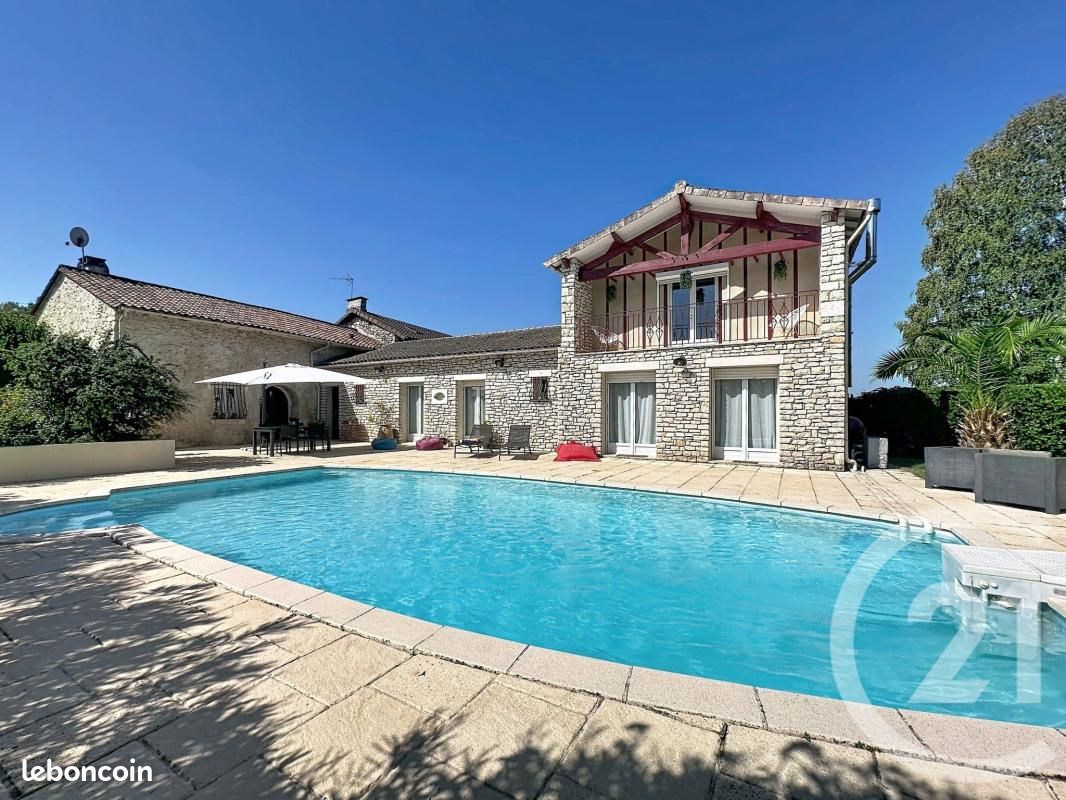 Maison 8 pièces 192 m² · à Chancelade · 192 m² · 374 000 €