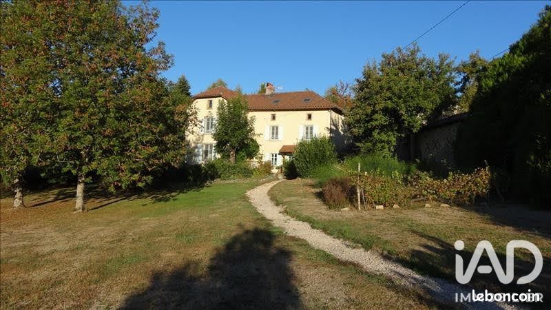 Maison 9 pièces 281 m² · à Lauresses · 281 m² · 333 000 €