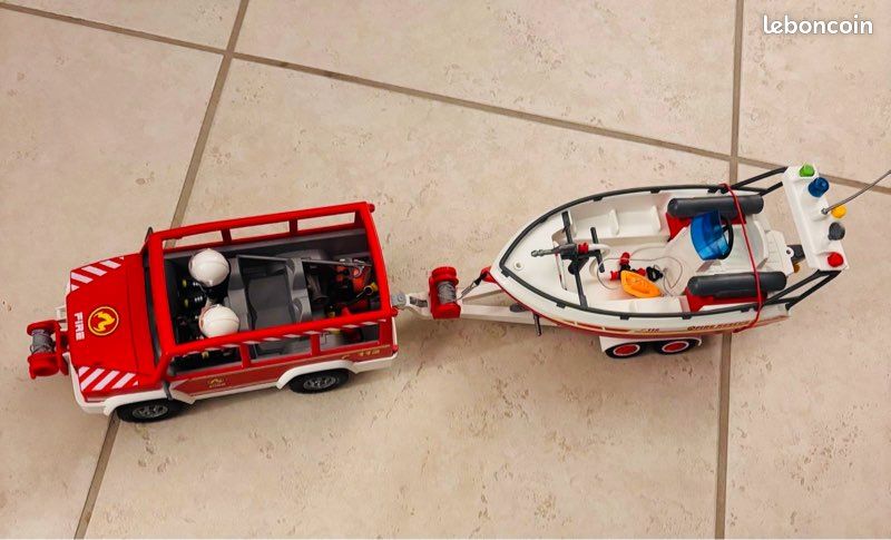 Playmobil City Action 70054 set véhicule et bateau de pompiers COMPLET (image 4)