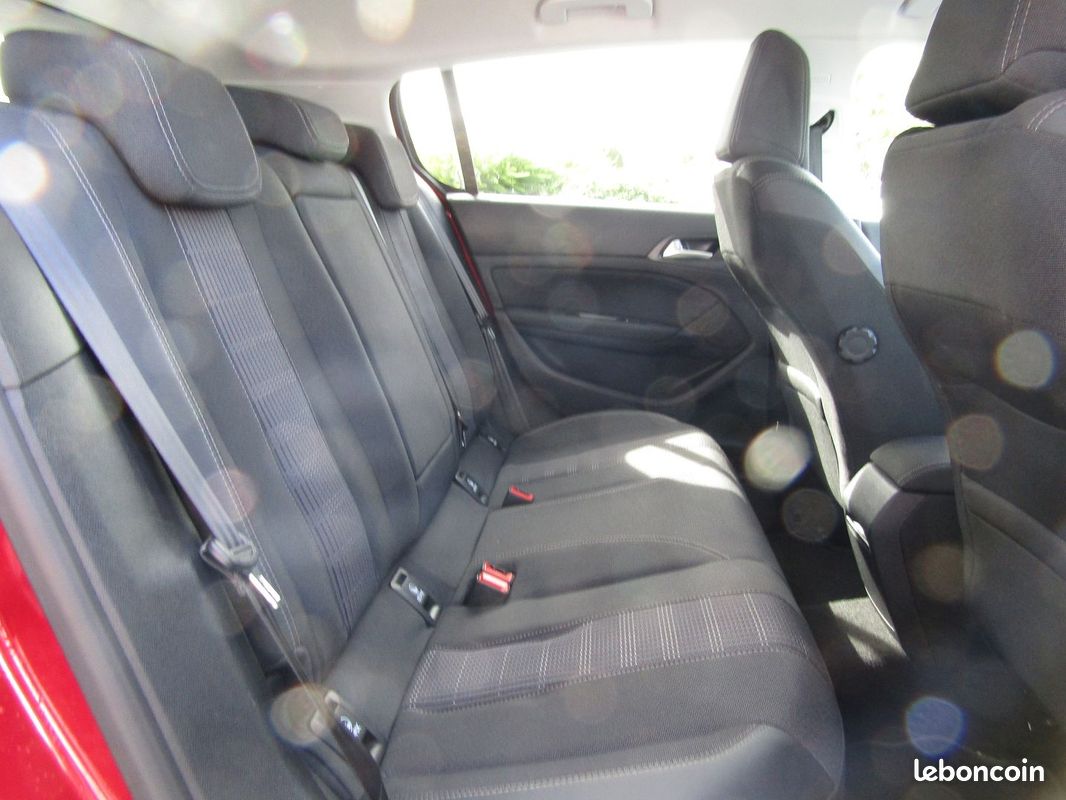 Peugeot 308 1.2 PURETECH 130CH E6.3 S&S ALLURE (image 5)