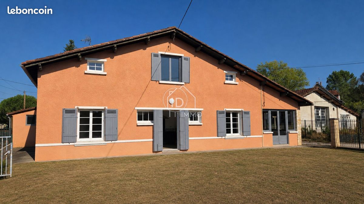 Maison 6 pièces 175 m² · à Saint-Laurent-des-Hommes · 175 m² · 220 000 €