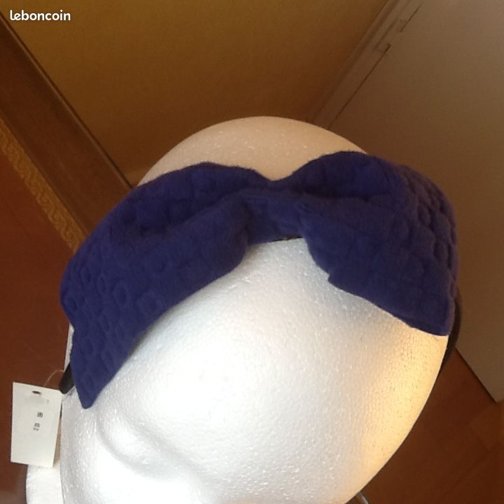 Serre tête avec noeud (image 1)