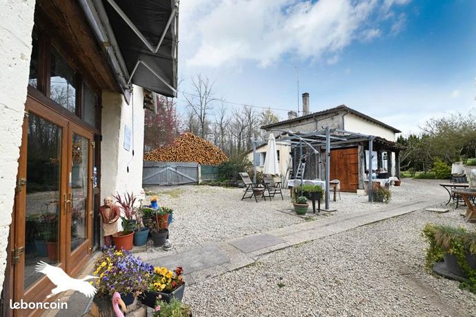 Maison 10 pièces 238 m²
