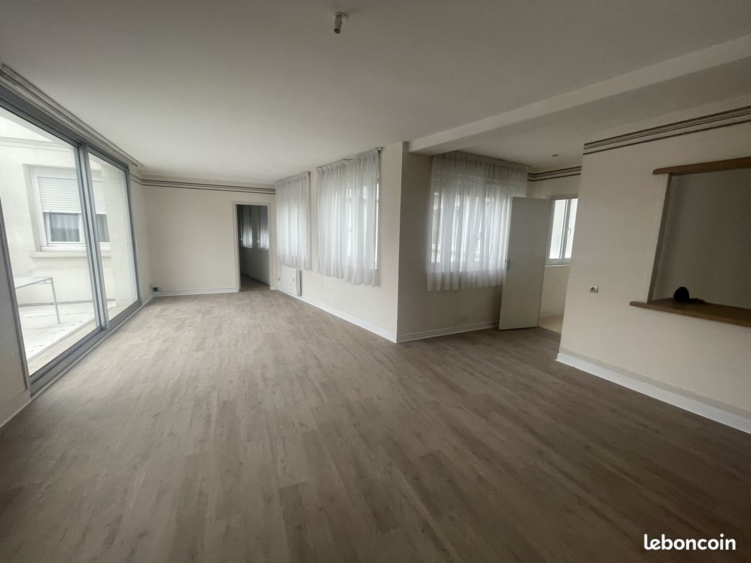 Appartement 4 pièces 98 m² · à Saint-Quentin · 98 m² · 715 €/mois