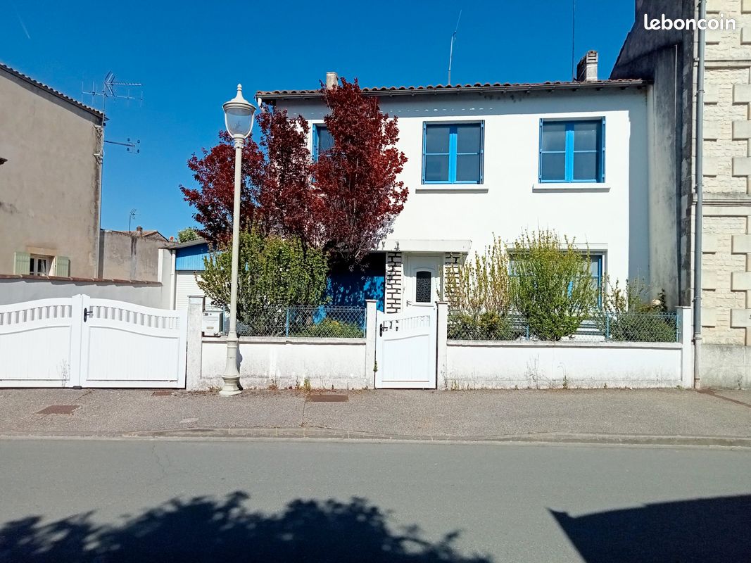 Maison 6 pièces 133 m² · à Matha · 133 m² · 155 000 €
