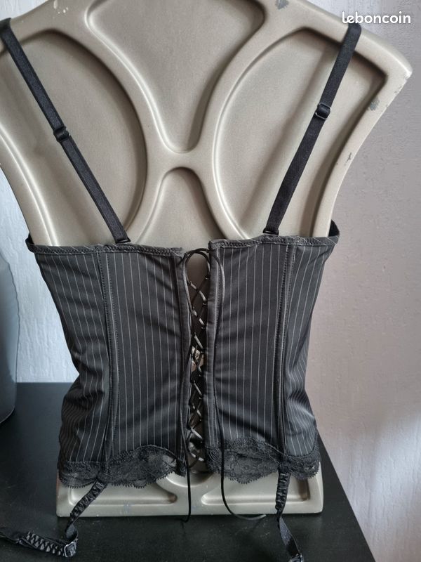 Guêpière avec porte jarretelle Lise charmel noire taille 2 neuve (image 5)