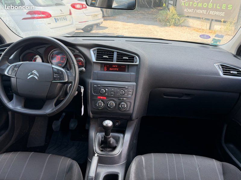 Citroën c4 1.4i 95 ch pack Clim (image 7)