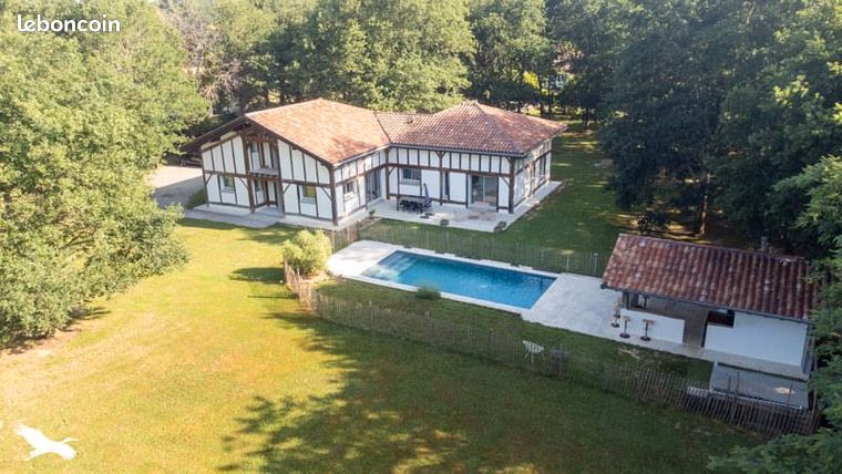 Maison 5 pièces 218 m²