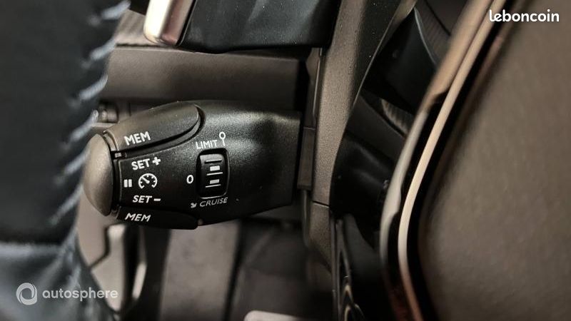 Peugeot 2008 1.2 Hybrid 145ch Envy e-DCS6 (image 17)