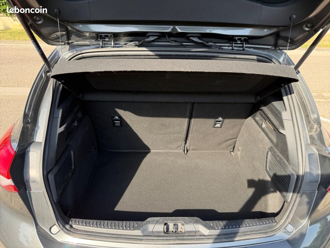 Ford Focus IV 1.0 ECOBOOST 125 S&S ST-LINE (image 19)