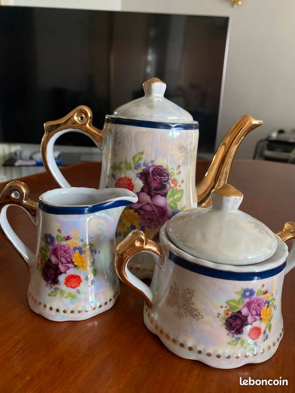 Service à thé ou café fleuri (image 1)
