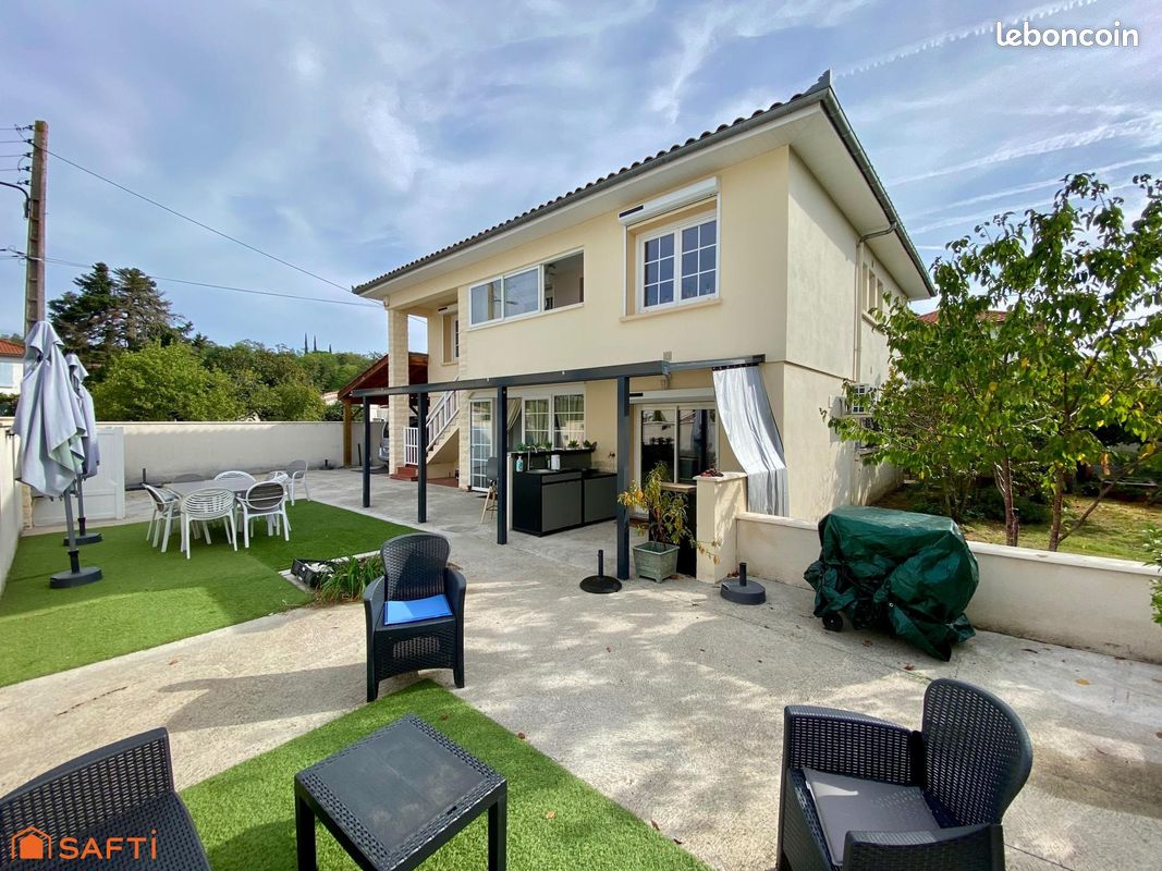 Maison 6 pièces 175 m² · à Villeneuve-sur-Lot · 175 m² · 239 900 €