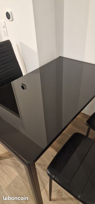 Table a manger noir (image 3)