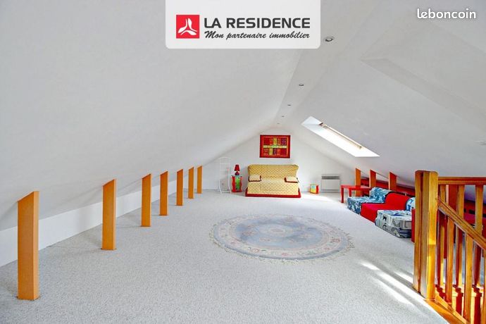 https://img.leboncoin.fr/api/v1/lbcpb1/images/99/71/c3/9971c3056ec7cdbb69112eb2ec35978085ceda30.jpg?rule=ad-image