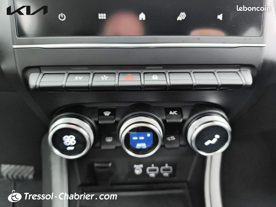 RENAULT Captur E-Tech 145 - 21 Intens (image 20)