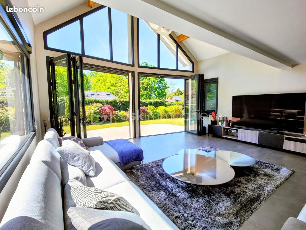 Maison 8 pièces 233 m² · à Jouars-Pontchartrain · 233 m² · 849 000 €