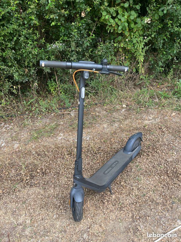Trottinette électrique ninebot (image 1)