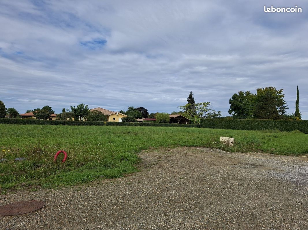 Terrain à bâtir de 937 m² à BATS (40) · 34 669 €