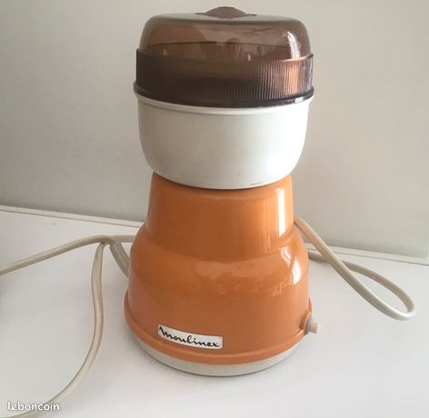 Moulin café électrique Moulinex électroménager Françe rétro 70'S décoration cuisine vintage 220 V coloris orange . Article de seconde main - France