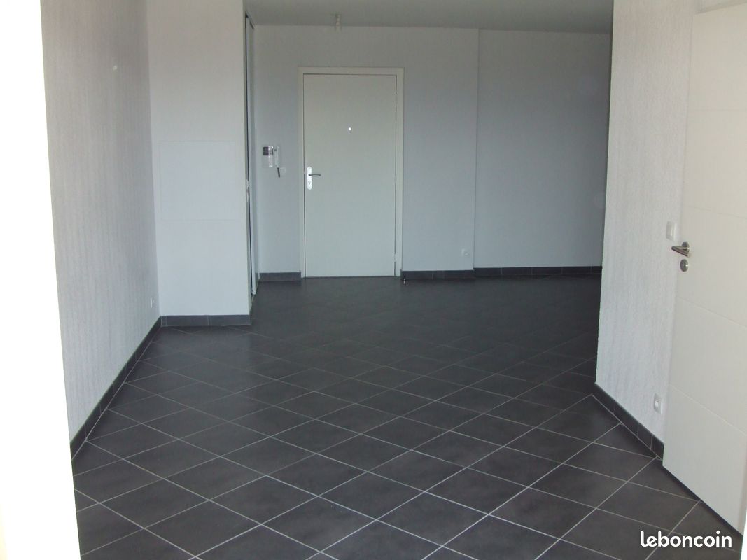 Appartement 2 pièces 45 m² · à Fréjus · 45 m² · 736 €/mois