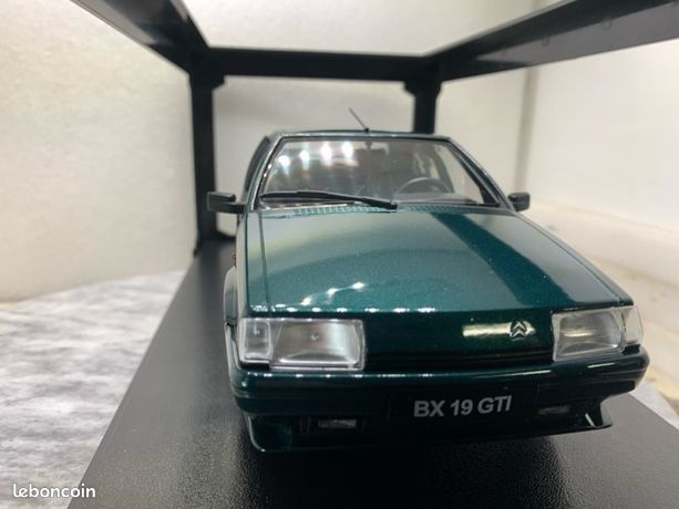 Miniature Citroën BX GTi Phase 2 1990 Par Triple9 - Échelle 1/18 - Vert Métallisé