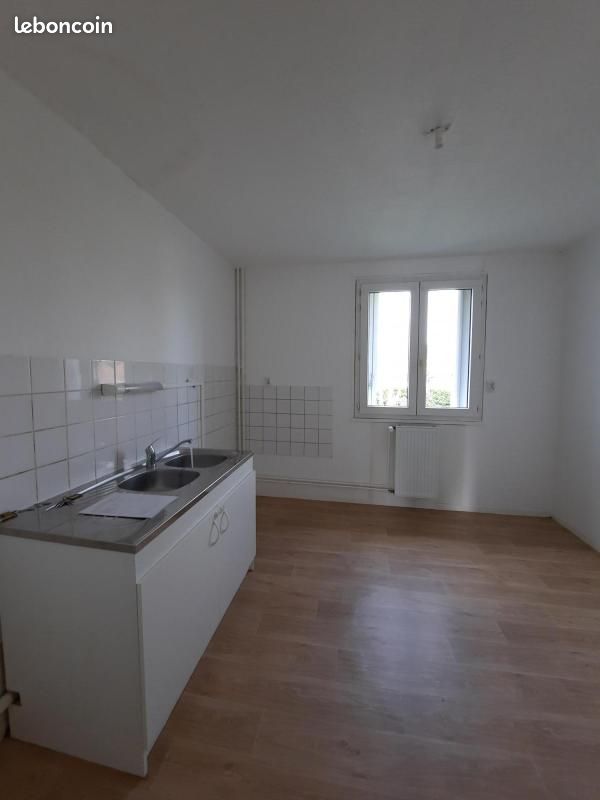 Appartement 4 pièces 73 m² · à Saint-Siméon-de-Bressieux · 73 m² · 586 €