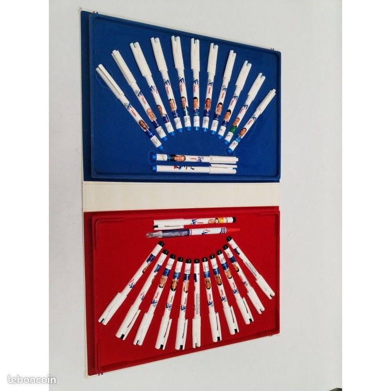 Fanion / Coffret Angleterre - France Coupe Du Monde De Football 1998 - Souvenir Collector