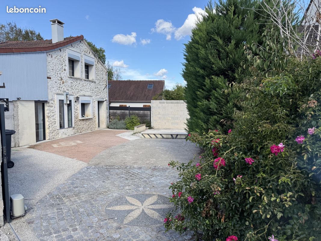 Maison 3 pièces 65 m² · à Crécy-la-Chapelle · 65 m² · 245 000 €